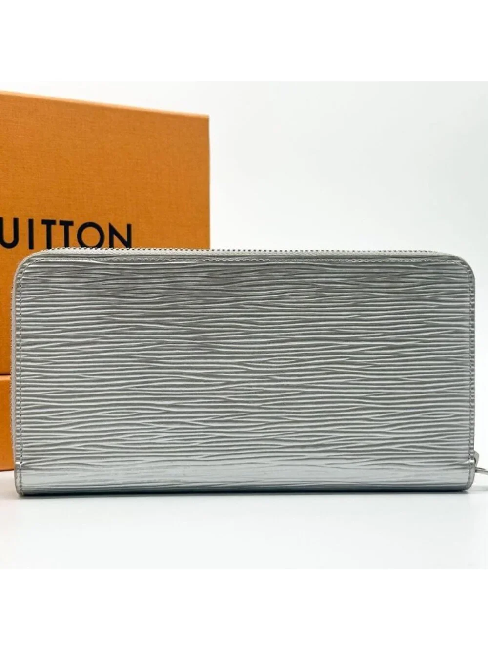 Louis Vuitton Limited Zippy Wallet Epi Round Leather